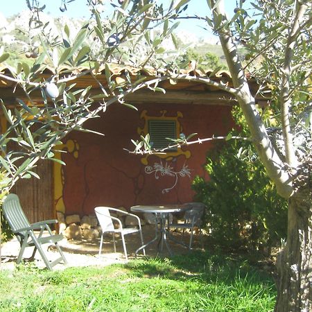 Apartamentos Rurales Candela Canamero Luaran gambar